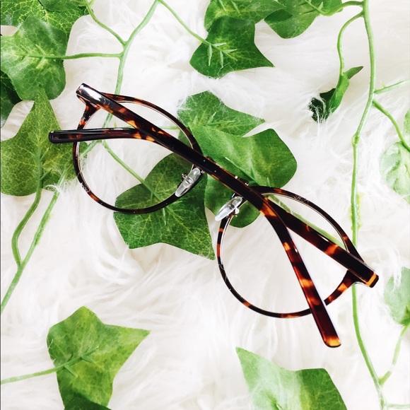 [[Tortoise Glasses]] Clear Non-Prescription - Picture 8 of 8